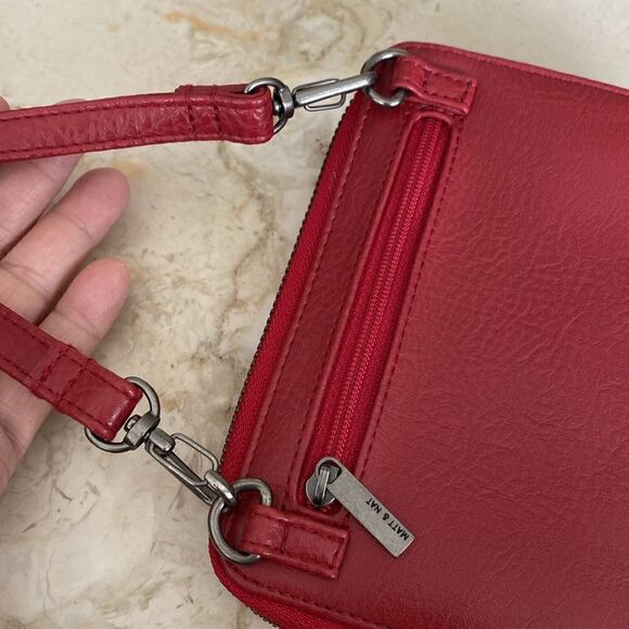 Matt & Nat Odelay Dwell Crossbody Bag Red Vegan Cruelty-Free Leather - Picture 10 of 16